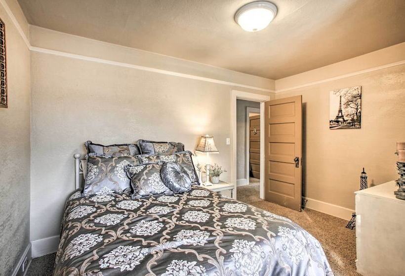 Charming Downtown Coeur D Alene Home With Yard!