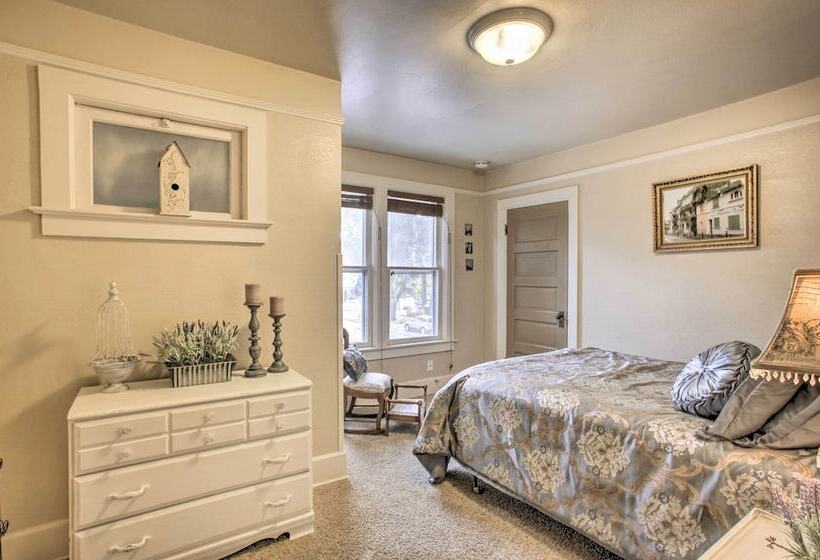 Charming Downtown Coeur D Alene Home With Yard!