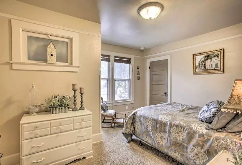 Charming Downtown Coeur D Alene Home With Yard!