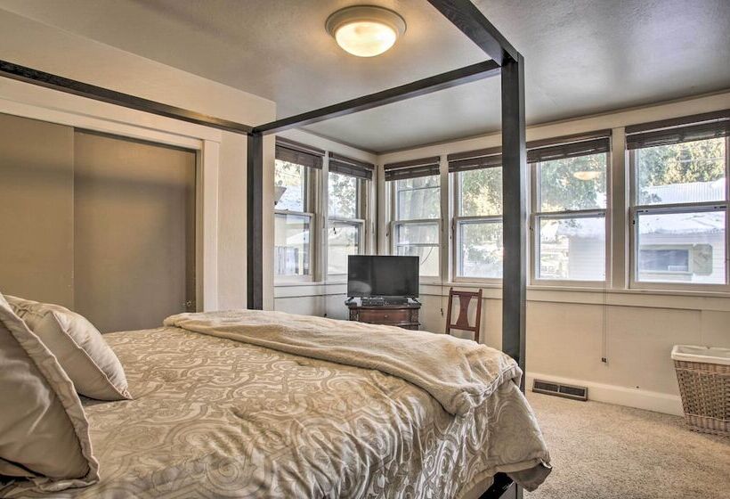 Charming Downtown Coeur D Alene Home With Yard!