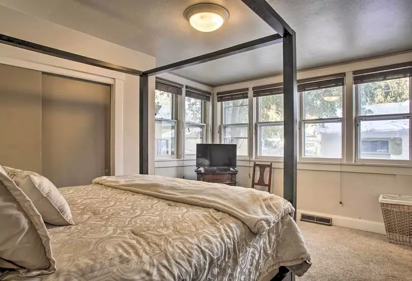 Charming Downtown Coeur D Alene Home With Yard!