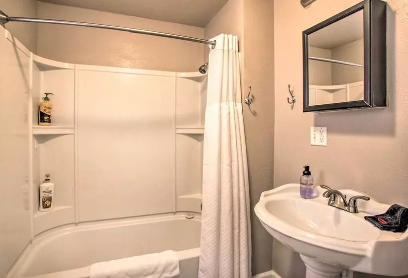 Charming Downtown Coeur D Alene Home With Yard!