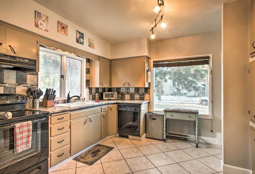 Charming Downtown Coeur D Alene Home With Yard!