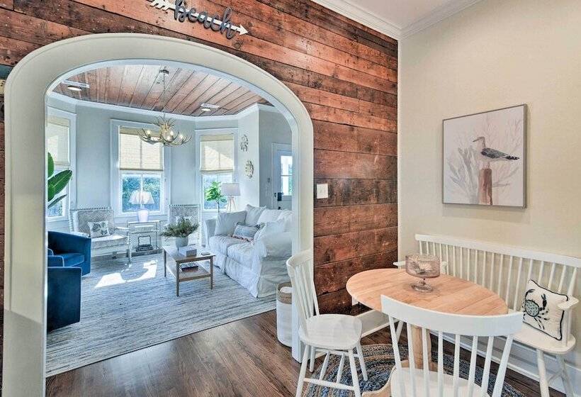 1 Mi To Beach: Coastal Cottage In Galveston