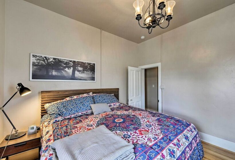 Chic Downtown Home W/ Grill, Steps To Main Street!