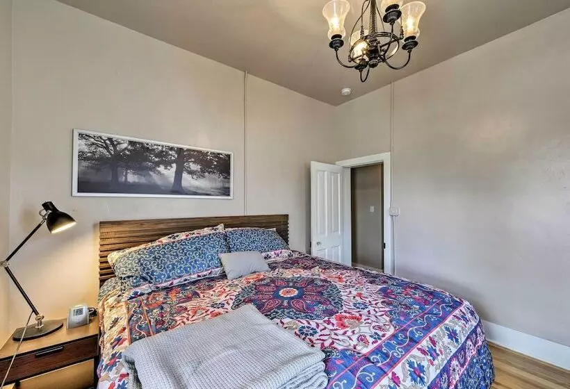 Chic Downtown Home W/ Grill, Steps To Main Street!