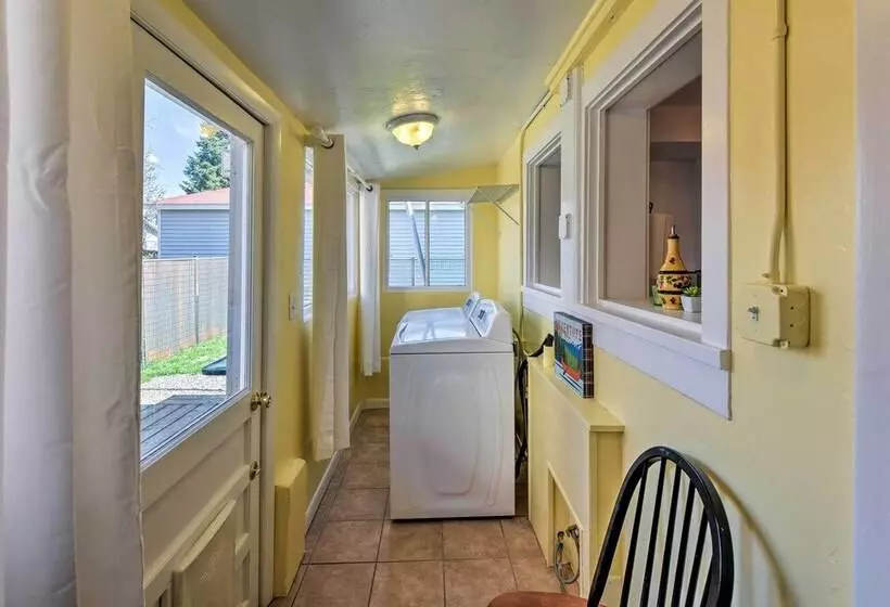 Chic Downtown Home W/ Grill, Steps To Main Street!