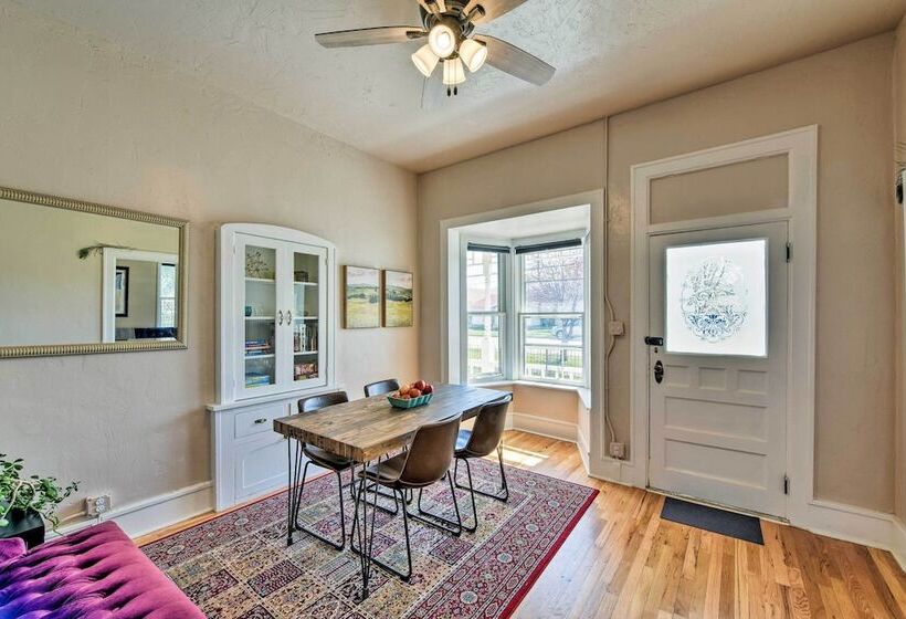 Chic Downtown Home W/ Grill, Steps To Main Street!