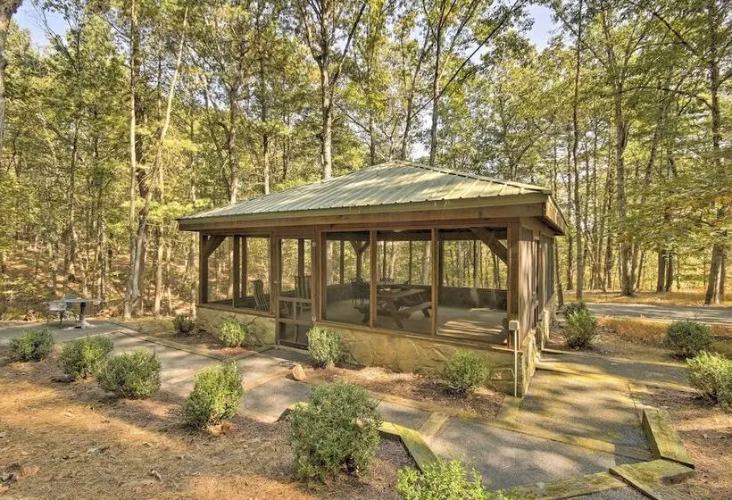 Couples Cabin 5 Mi To Dt Berkeley Springs!