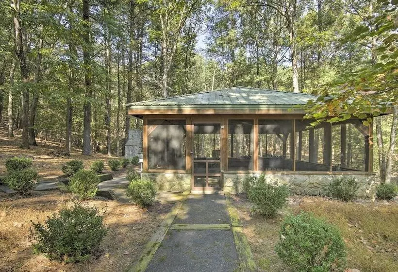 Couples Cabin 5 Mi To Dt Berkeley Springs!