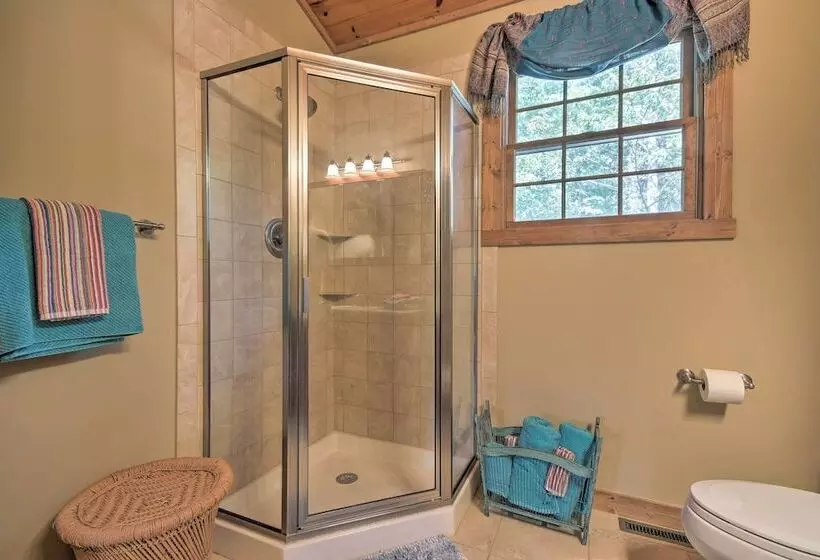 Couples Cabin 5 Mi To Dt Berkeley Springs!