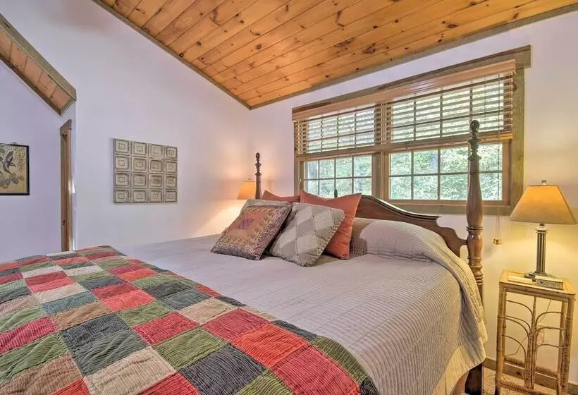 Couples Cabin 5 Mi To Dt Berkeley Springs!