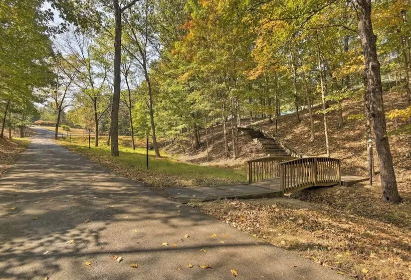 Couples Cabin 5 Mi To Dt Berkeley Springs!