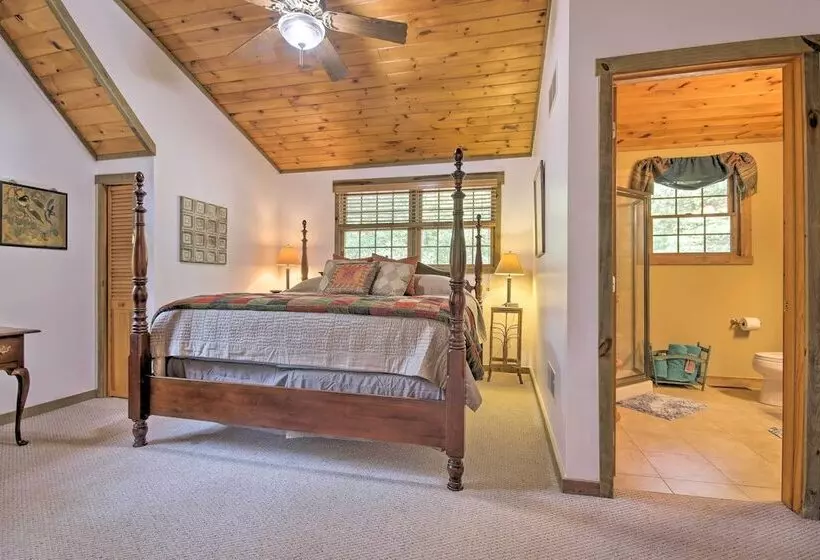 Couples Cabin 5 Mi To Dt Berkeley Springs!