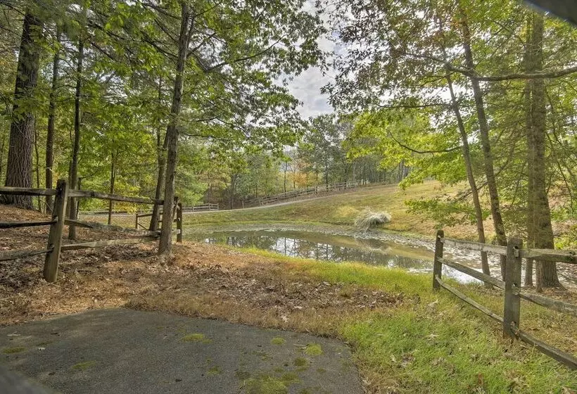 Couples Cabin 5 Mi To Dt Berkeley Springs!