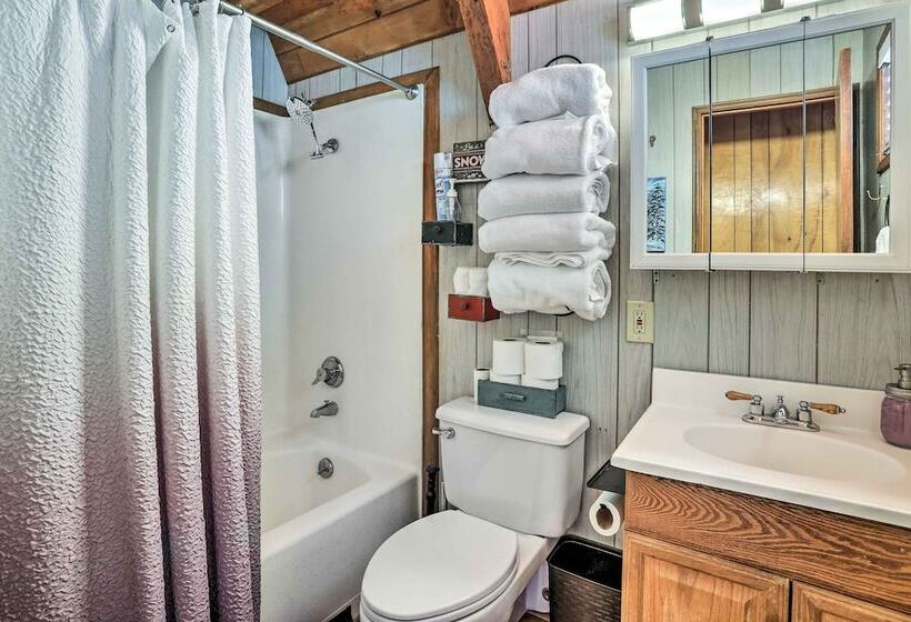 Cozy A Frame W/ Hot Tub Near Arrowbear Lake!