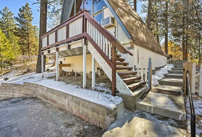 Cozy A Frame W/ Hot Tub Near Arrowbear Lake!