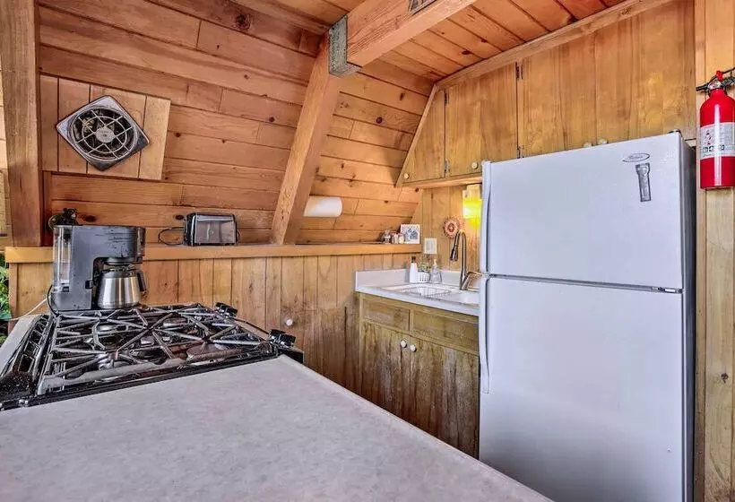 Cozy A Frame W/ Hot Tub Near Arrowbear Lake!