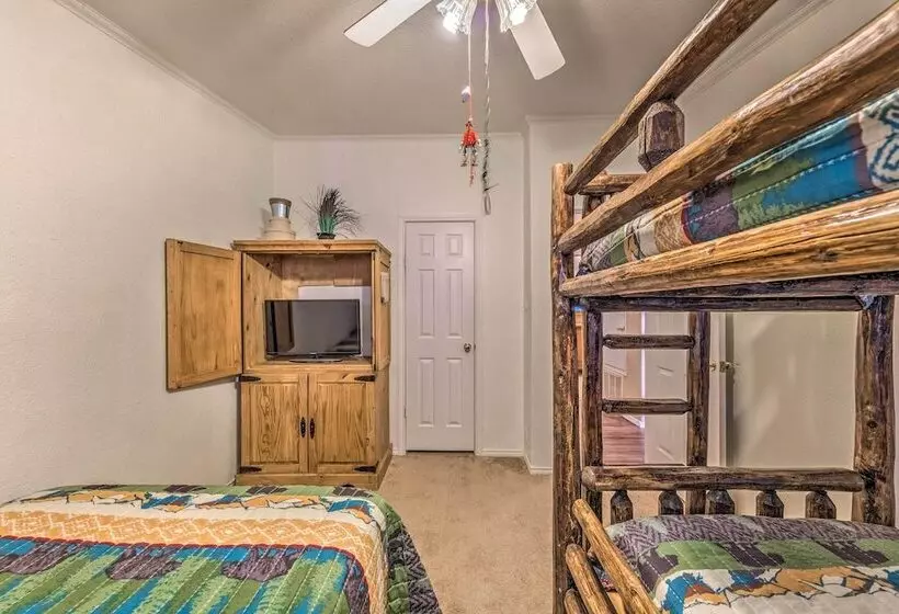 Cozy Cloudcroft Cabin W/ Deck & Gas Grill!