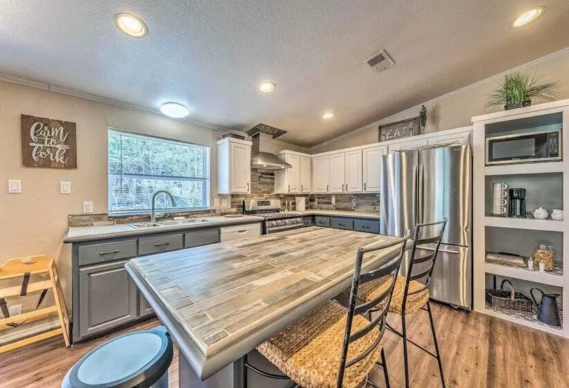 Cozy Cloudcroft Cabin W/ Deck & Gas Grill!