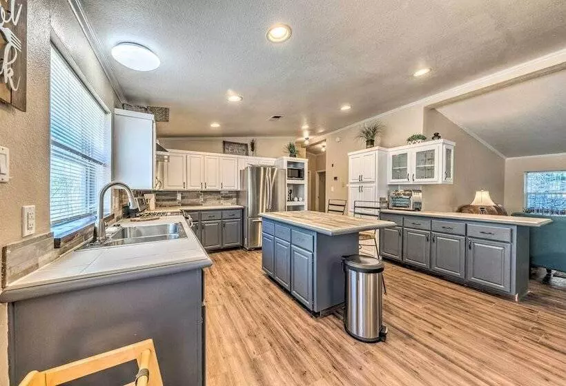 Cozy Cloudcroft Cabin W/ Deck & Gas Grill!