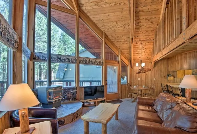 5 Mi To Heavenly Mountain Resort: Tahoe Cabin