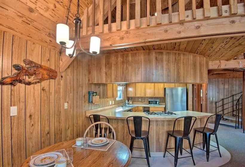 5 Mi To Heavenly Mountain Resort: Tahoe Cabin