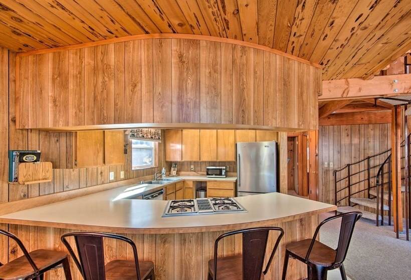 5 Mi To Heavenly Mountain Resort: Tahoe Cabin