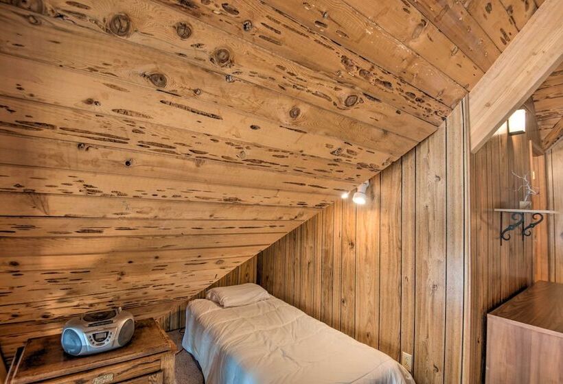 5 Mi To Heavenly Mountain Resort: Tahoe Cabin