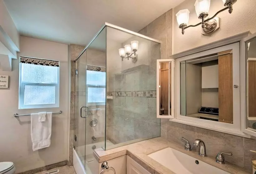 5 Mi To Heavenly Mountain Resort: Tahoe Cabin