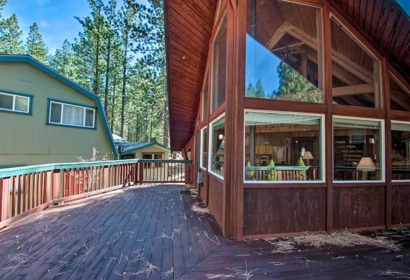 5 Mi To Heavenly Mountain Resort: Tahoe Cabin