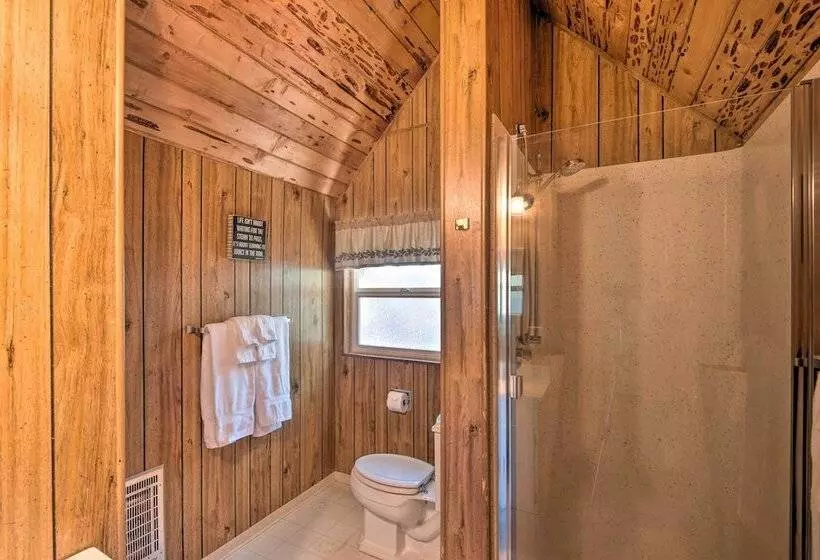 5 Mi To Heavenly Mountain Resort: Tahoe Cabin