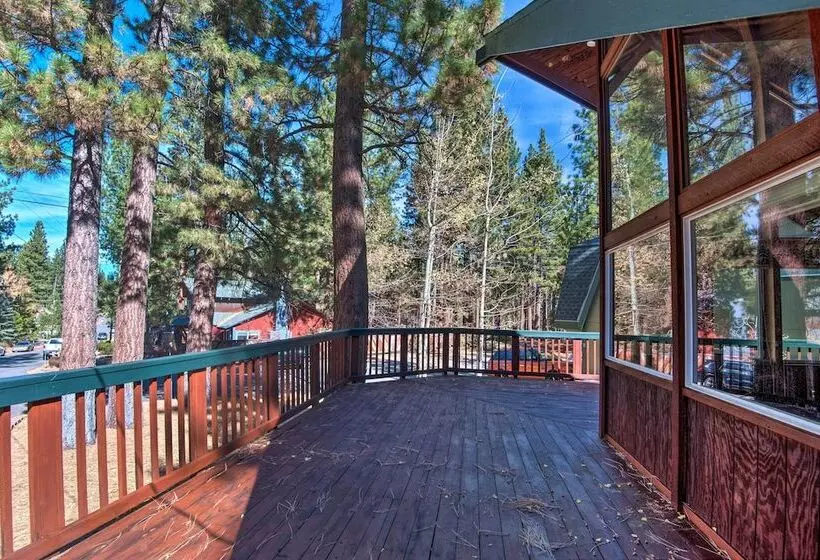 5 Mi To Heavenly Mountain Resort: Tahoe Cabin
