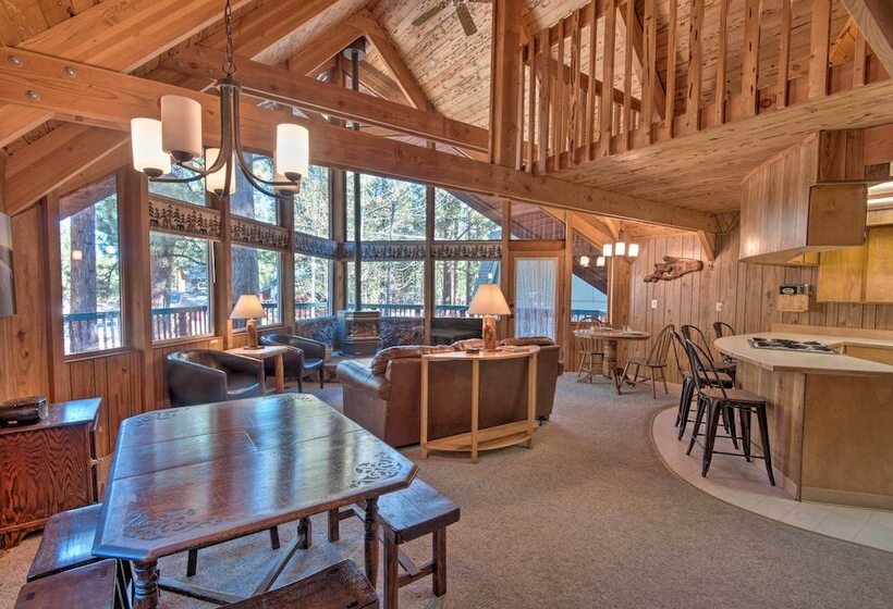 5 Mi To Heavenly Mountain Resort: Tahoe Cabin