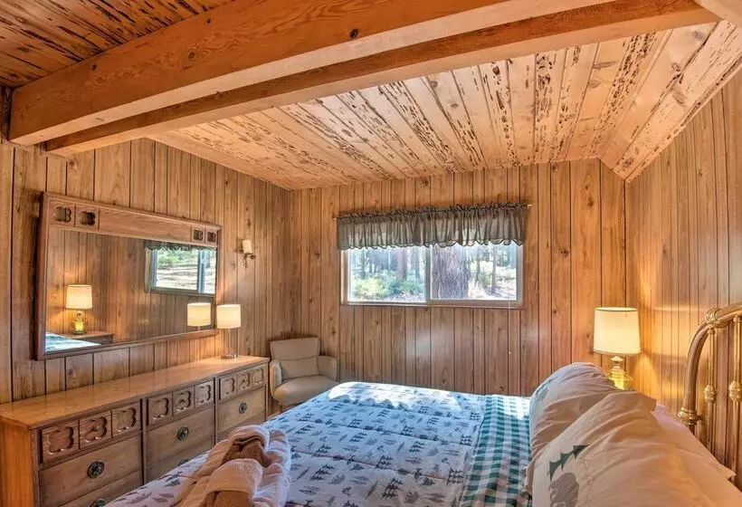 5 Mi To Heavenly Mountain Resort: Tahoe Cabin