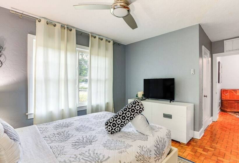 Cozy Gainesville Home ~ 1 Mi To University!