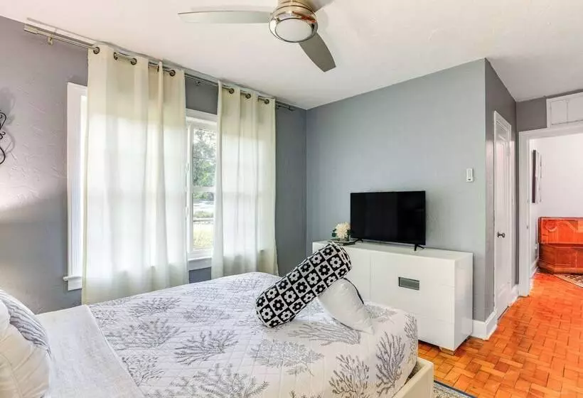 Cozy Gainesville Home ~ 1 Mi To University!