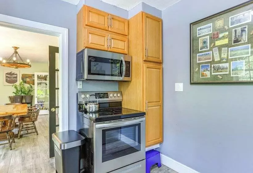 Cozy Gainesville Home ~ 1 Mi To University!
