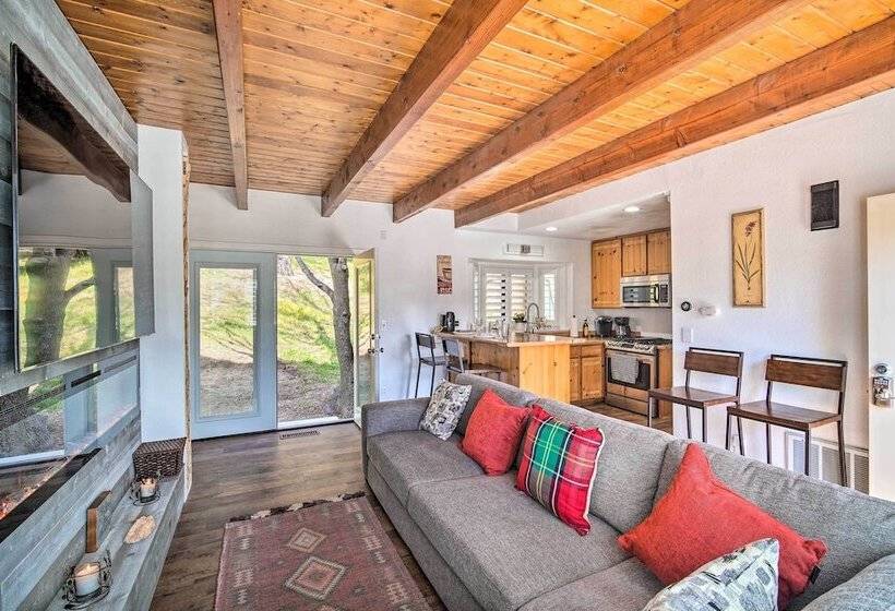 Crestline Cabin W/ Deck: 1 Mi To Lake Gregory