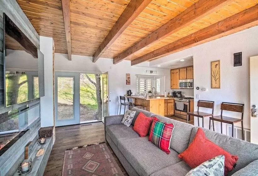 Crestline Cabin W/ Deck: 1 Mi To Lake Gregory