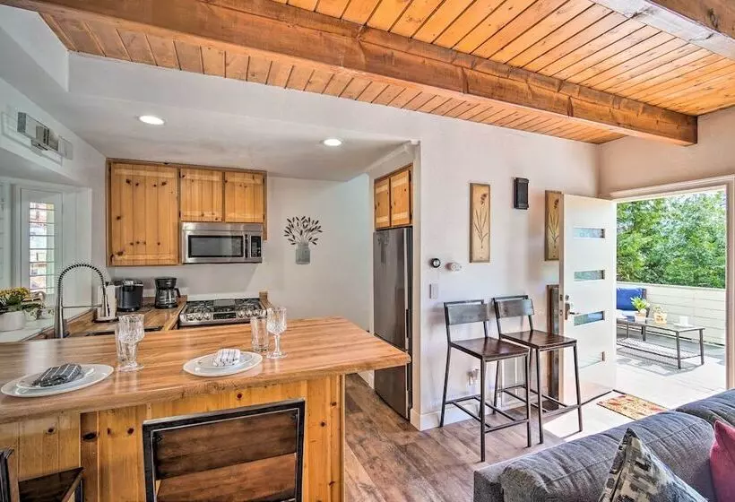 Crestline Cabin W/ Deck: 1 Mi To Lake Gregory