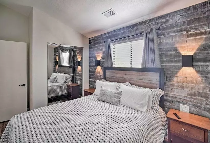 Crestline Cabin W/ Deck: 1 Mi To Lake Gregory