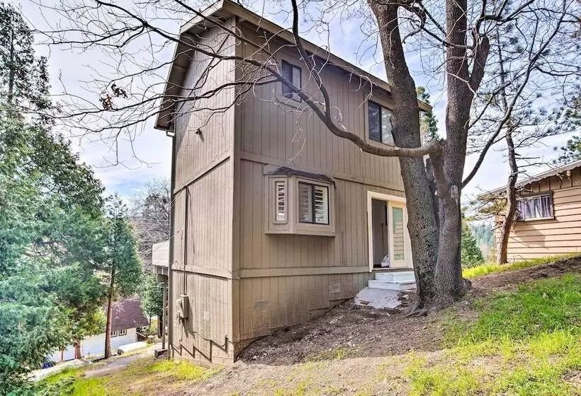 Crestline Cabin W/ Deck: 1 Mi To Lake Gregory