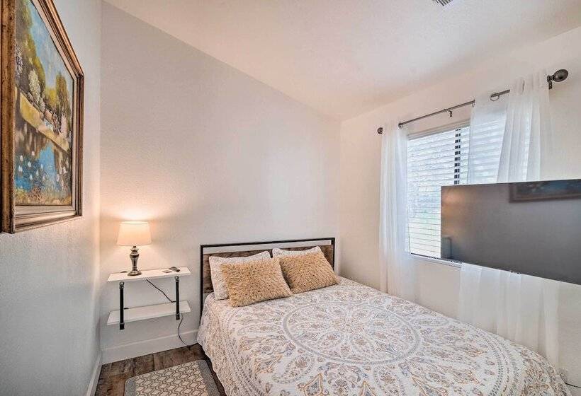 Crestline Cabin W/ Deck: 1 Mi To Lake Gregory