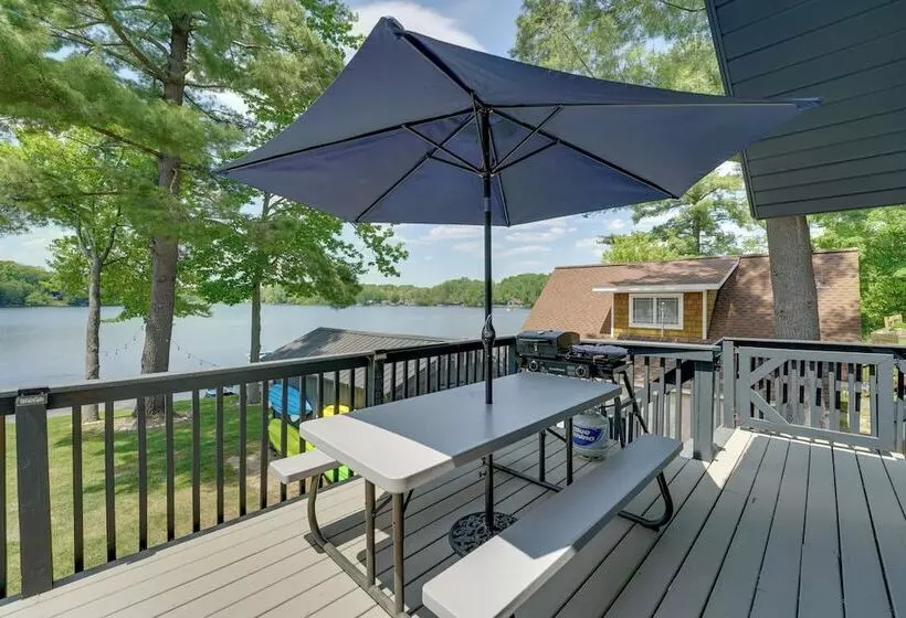 Diamond Lake Waterfront Cabin W/ Deck + Dock!