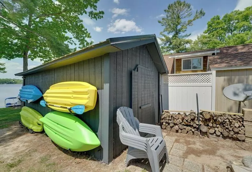 Diamond Lake Waterfront Cabin W/ Deck + Dock!