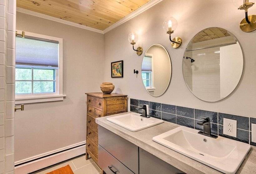 Dog Friendly Home: 1 Mi To Downtown Hendersonville