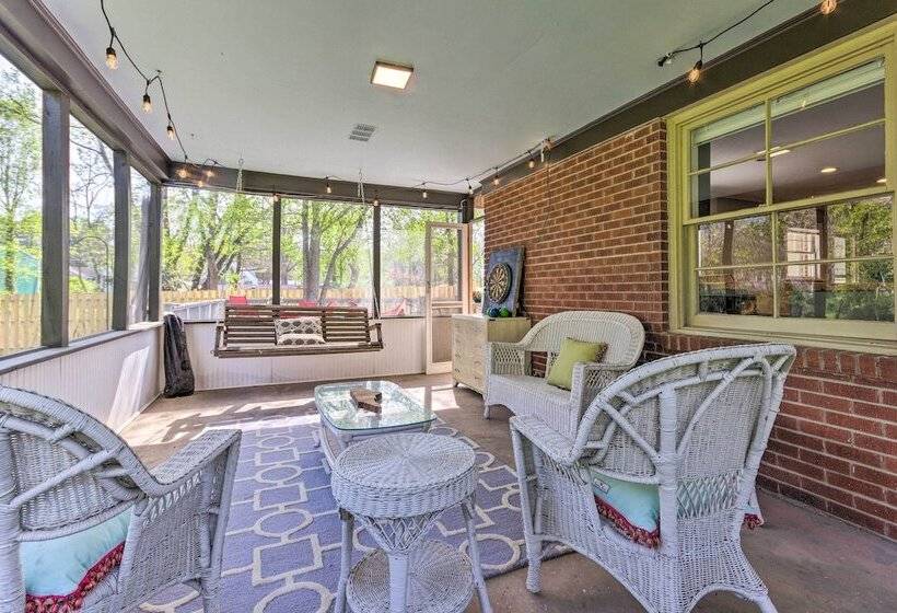 Dog Friendly Home: 1 Mi To Downtown Hendersonville