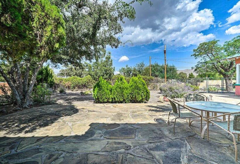 Eclectic Home: Walk To Town & Bath District!