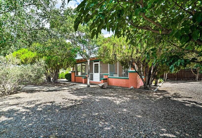 Eclectic Home: Walk To Town & Bath District!